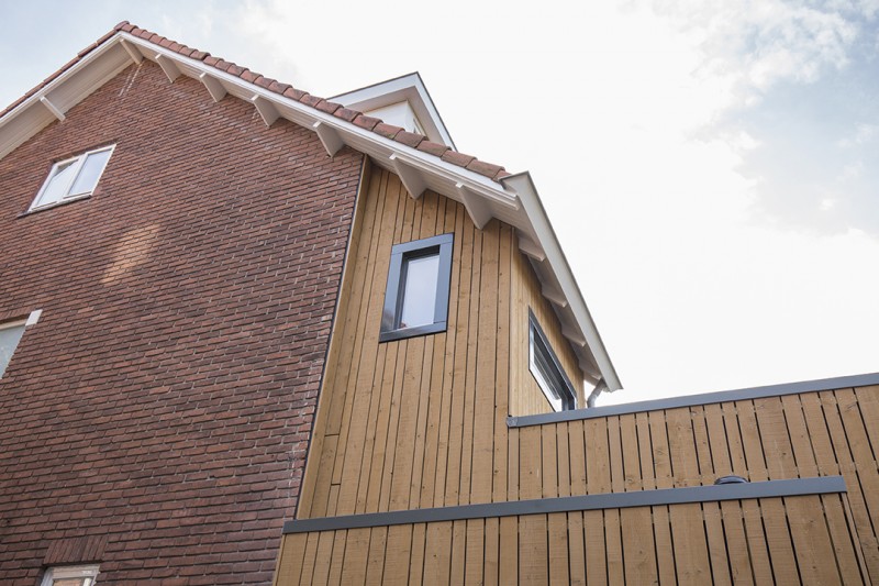 Van één tehuis naar twee moderne woonhuizen